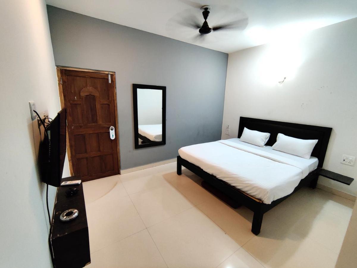 Hotel Calangute Turista Extérieur photo