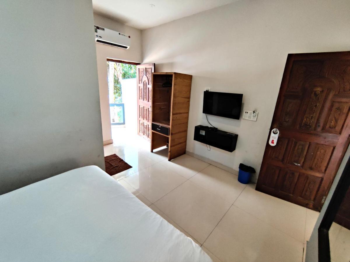 Hotel Calangute Turista Extérieur photo