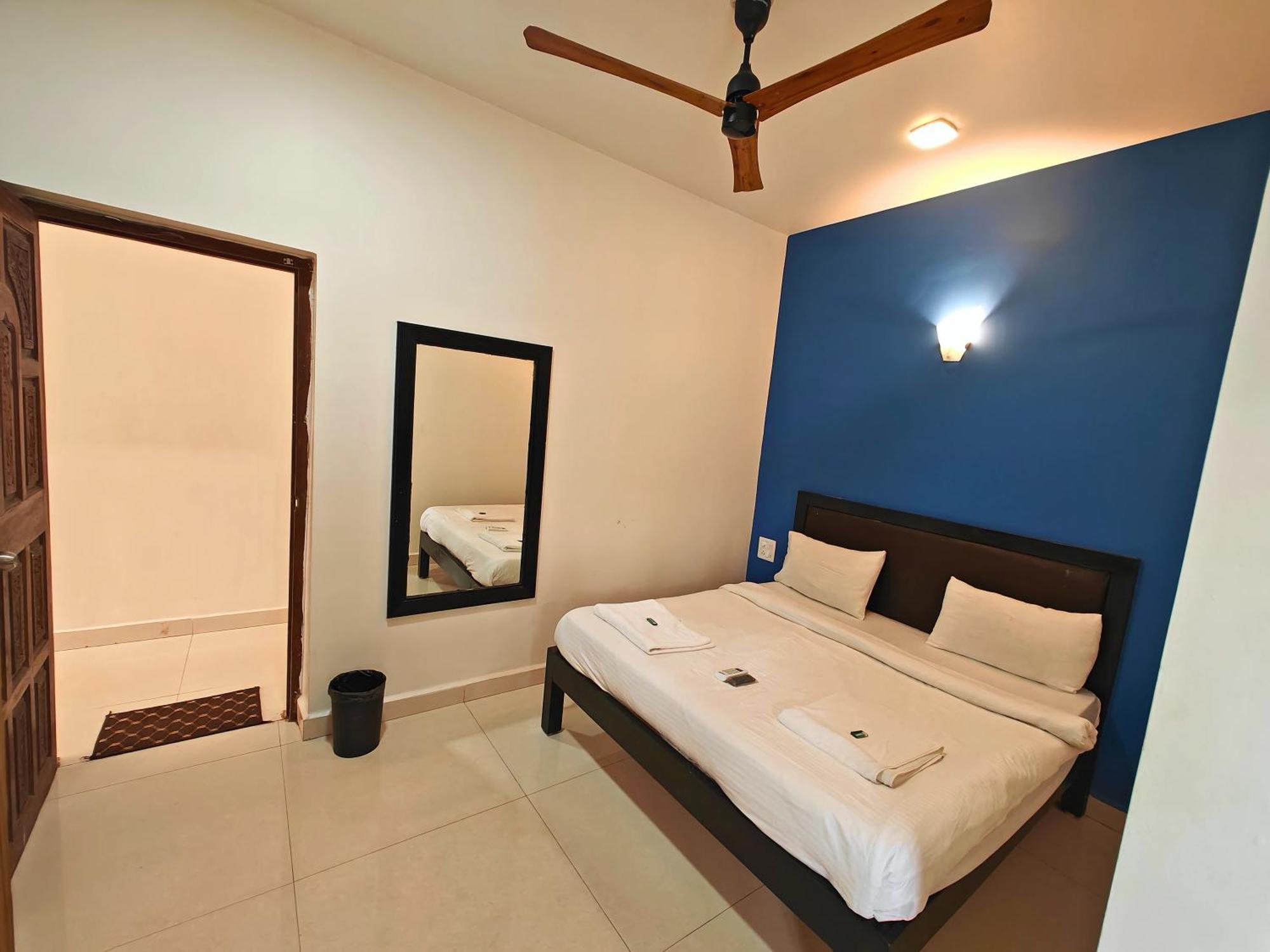 Hotel Calangute Turista Extérieur photo